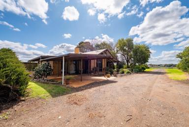 House For Sale - NSW - Lake Wyangan - 2680 - THE PERFECT LIFESTYLE ALLOTMENT WITH THE PERFECT LOCATION !  (Image 2)