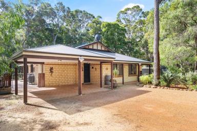 Acreage/Semi-rural For Sale - WA - Burnside - 6285 - PRIVATE BUSHLAND RETREAT IN A BLUE-RIBBON LOCATION  (Image 2)