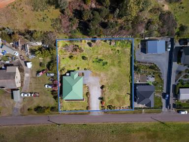 House For Sale - TAS - Beaconsfield - 7270 - Low Maintenance Brick Home on Huge Block - Potential Plus!  (Image 2)