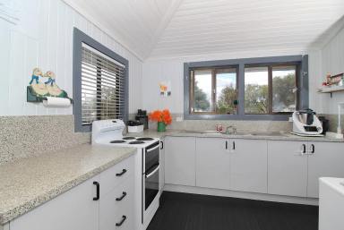 House For Sale - QLD - Crows Nest - 4355 - Spacious 4BR Family Home on a large 2,868m² in Crows Nest  (Image 2)