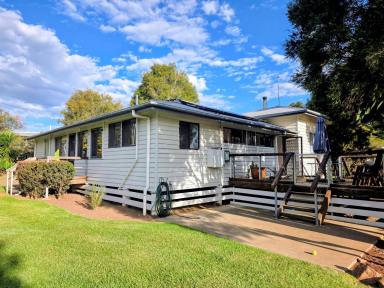 House For Sale - QLD - Crows Nest - 4355 - Spacious 4BR Family Home on a large 2,868m² in Crows Nest  (Image 2)