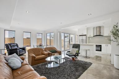 Townhouse For Sale - WA - Rockingham - 6168 - In a Word: Versatile  (Image 2)