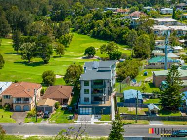 Unit For Sale - NSW - Batemans Bay - 2536 - KUSA.....Luxury Penthouse Apartment with Stunning Golf Course Views !  (Image 2)