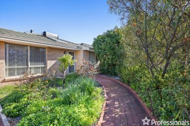House For Sale - WA - Australind - 6233 - Charming Home in Australind - A Perfect Spot to Settle In  (Image 2)