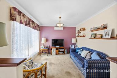 House For Sale - WA - Australind - 6233 - Charming Home in Australind - A Perfect Spot to Settle In  (Image 2)