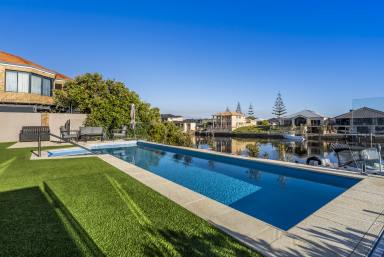 House For Sale - WA - Wannanup - 6210 - Luxury Two-Storey Canal Residence  (Image 2)