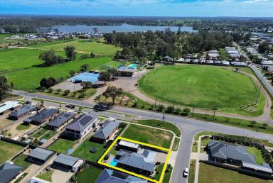 House For Sale - VIC - Nagambie - 3608 - The One With The Lot...  (Image 2)