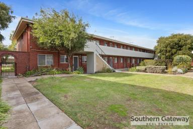 House For Sale - WA - Shoalwater - 6169 - FRESHLY RENOVATED 2-BEDROOM UNIT - READY TO MOVE IN!  (Image 2)
