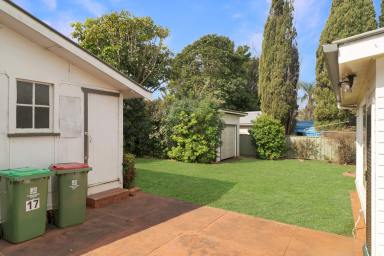 House For Lease - QLD - Rockville - 4350 - Neat Two Bedroom Cottage  (Image 2)