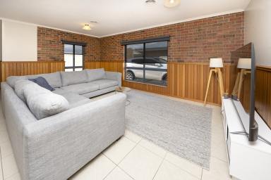 Unit For Sale - VIC - Swan Hill - 3585 - Stylish, Spacious & Effortlessly Low Maintenance  (Image 2)
