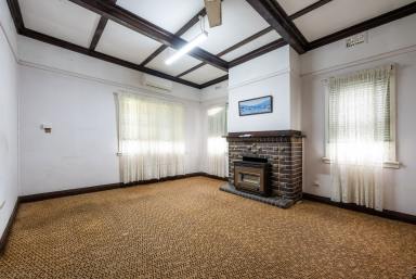 House For Sale - NSW - Grafton - 2460 - A GRAND HOME WITH SPACE, POTENTIAL & POSITION  (Image 2)