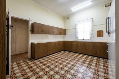 House For Sale - NSW - Grafton - 2460 - A GRAND HOME WITH SPACE, POTENTIAL & POSITION  (Image 2)