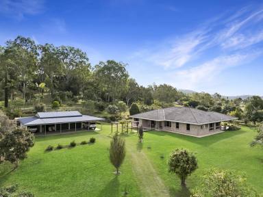 House For Sale - QLD - Kuttabul - 4741 - QUALITY BUILT FAMILY ACREAGE HOME WITH DUAL LIVING POTENTIAL  (Image 2)