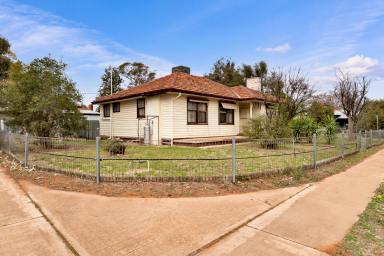 House For Sale - VIC - Red Cliffs - 3496 - Affordable Opportunity With Big Potential  (Image 2)