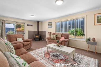 House For Sale - VIC - Marysville - 3779 - A Cozy Marysville Escape  (Image 2)