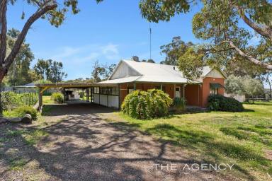 House For Sale - WA - Bakers Hill - 6562 - "ROLL UP YOUR SLEEVES AND PROSPER"  (Image 2)