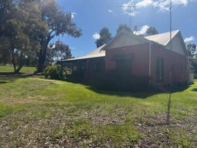 House For Sale - WA - Bakers Hill - 6562 - "COMING SOON"  (Image 2)