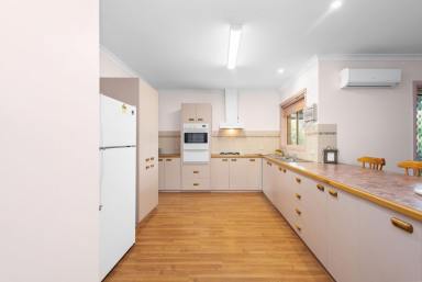 House For Sale - VIC - Kangaroo Flat - 3555 - Comfortable Family Home with Fantastic Shedding in a Quiet Court  (Image 2)