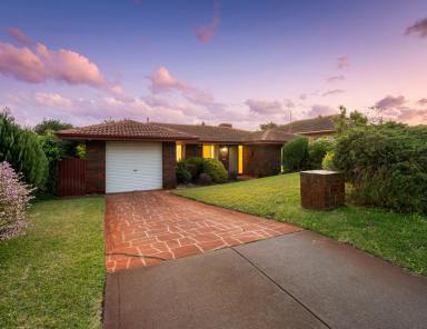 House For Sale - WA - Cloverdale - 6105 - BIG BLOCK & FAMILY HOME  (Image 2)