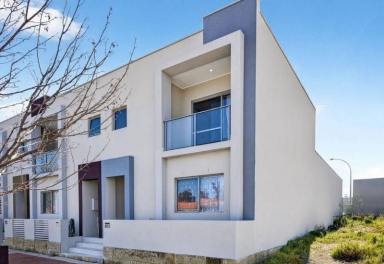 Townhouse For Lease - WA - Rockingham - 6168 - AVAILABLE NOW! Modern Low-Maintenance Townhouse Where Coastal Living Meets Convenience  (Image 2)