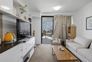 House For Sale - QLD - Mackay - 4740 - DUAL INCOME INVESTMENT  (Image 2)