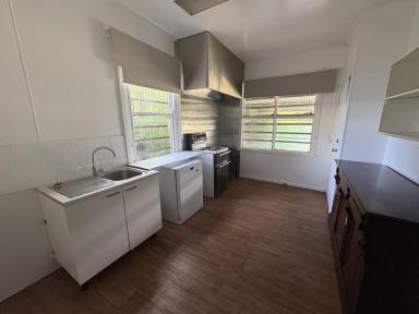 House For Lease - VIC - Casterton - 3311 - Prime Location  (Image 2)
