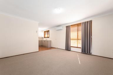 Unit For Lease - NSW - Raymond Terrace - 2324 - NEAT 2-BEDROOM UNIT!!  (Image 2)