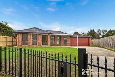 House For Sale - VIC - Cranbourne North - 3977 - FULLY RENOVATED – PERFECT DUAL OCC OPPORTUNITY (STCA) ON 910m² APPROX!  (Image 2)