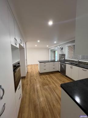 House For Lease - QLD - Kingaroy - 4610 - Lovely Established Home  (Image 2)