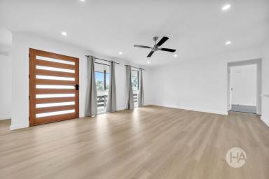 House For Sale - VIC - Somerville - 3912 - Beautifully Renovated Family Home in a Sought-After Location  (Image 2)
