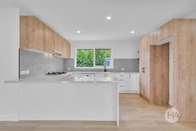 House For Sale - VIC - Somerville - 3912 - Beautifully Renovated Family Home in a Sought-After Location  (Image 2)