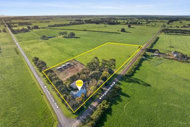 House For Sale - VIC - Glenormiston North - 3265 - Stunning, Historical Rural Retreat  (Image 2)