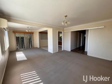 House For Lease - NSW - Inverell - 2360 - Family Friendly Home with Near Holy Trinity School  (Image 2)