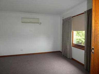 House For Lease - VIC - Bairnsdale - 3875 - CHARMING 2 BEDROOM HOUSE IN WEST BAIRNSDALE  (Image 2)
