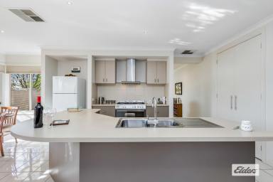 House For Sale - VIC - Strathdale - 3550 - High Quality in the Heart of Strathdale  (Image 2)