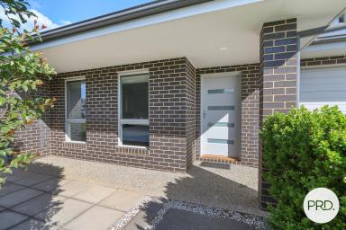 House For Sale - NSW - Thurgoona - 2640 - A METICULOUS OFFERING IN FAIRWAY GARDENS  (Image 2)