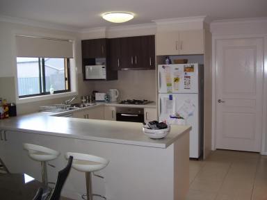 House For Lease - NSW - Thurgoona - 2640 - Family Home in Quiet Thurgoona Location  (Image 2)