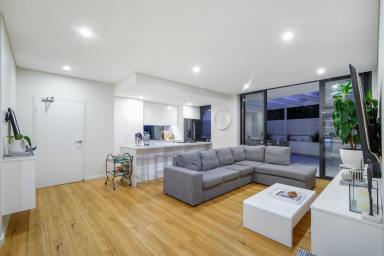 Apartment For Sale - NSW - Wollongong - 2500 - "The Pinnacle" Boutique Apartment  (Image 2)