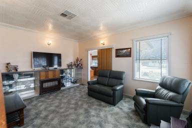 House For Sale - NSW - Temora - 2666 - SPACE - CORNER BLOCK - SHEDS!  (Image 2)