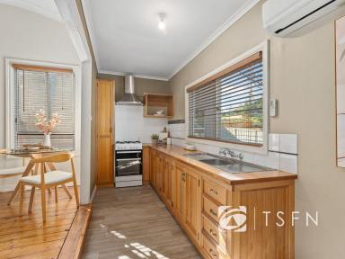 House For Sale - VIC - Bendigo - 3550 - Charming Inner-City Cottage with Cathedral Views  (Image 2)