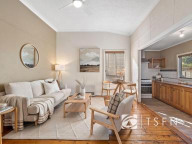 House For Sale - VIC - Bendigo - 3550 - Charming Inner-City Cottage with Cathedral Views  (Image 2)