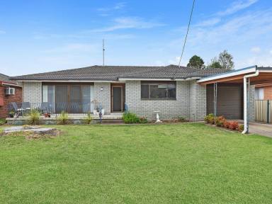House For Sale - NSW - Batemans Bay - 2536 - Prime Central Location - R3 Zoned Investment with Secure Rental Income walk to the Foreshore !  (Image 2)