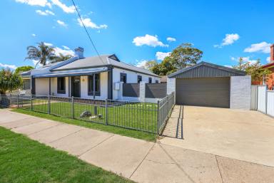 House Auction - NSW - Tamworth - 2340 - STONES THROW TO THE CBD  (Image 2)