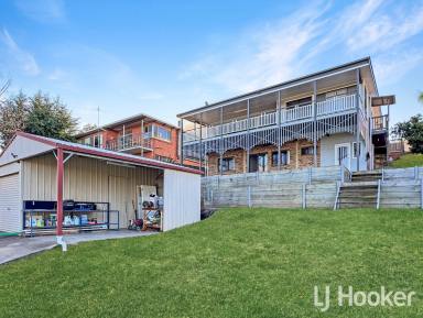 House For Sale - NSW - Inverell - 2360 - Views, Space & Style – All in One  (Image 2)