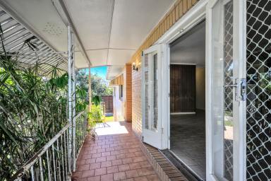 House For Sale - QLD - Bundaberg South - 4670 - ENTER THE MARKET HERE IN A 3 BED BRICK HOME!  (Image 2)
