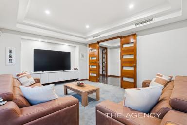 House For Sale - WA - Watermans Bay - 6020 - Stunning and Spacious Coastal Retreat!  (Image 2)