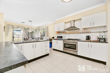 House For Sale - VIC - Cranbourne - 3977 - Your New Family Living in Carlisle Park  (Image 2)