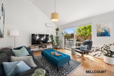 Villa For Sale - WA - Como - 6152 - INVITING & FULL OF APPEAL  (Image 2)