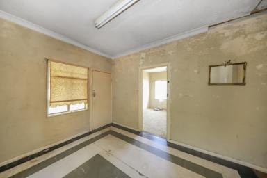 House For Sale - NSW - Tumut - 2720 - Huge Development Potential!  (Image 2)