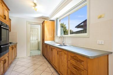 Townhouse For Sale - NSW - Keiraville - 2500 - Spacious & Stylish 3-Bedroom Townhouse in Premium Location  (Image 2)